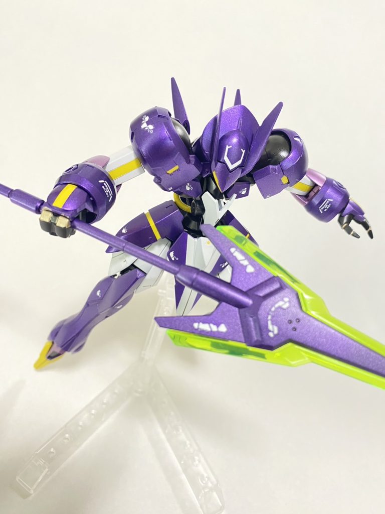 上半身がヴァルキュリアフレームなのと、シンプル構成故にわりと可動範囲は広めです。