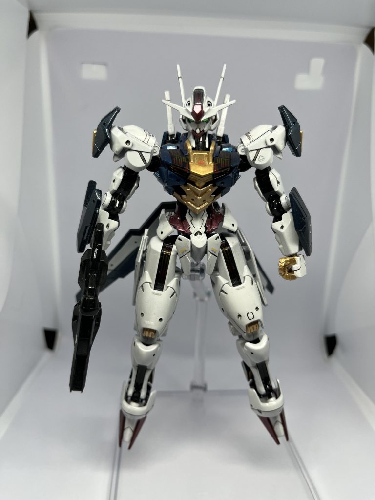 初めて墨入れをした作品滲んだり、はみ出たり、色は渋くいきました。