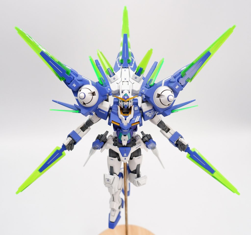 名前のフラックスは光束(luminous flux)を指す言葉でダイバーアークにもAGE-FXにもつながるような機体であってほしいということ含めて命名しました