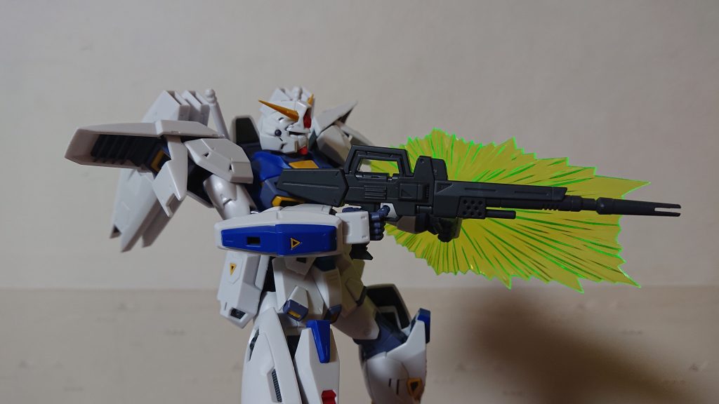 腰のハードポイントも空くのでKのメガビームシールドも行けますが高機動なのを考えるとビームシールドが似合うかなと。