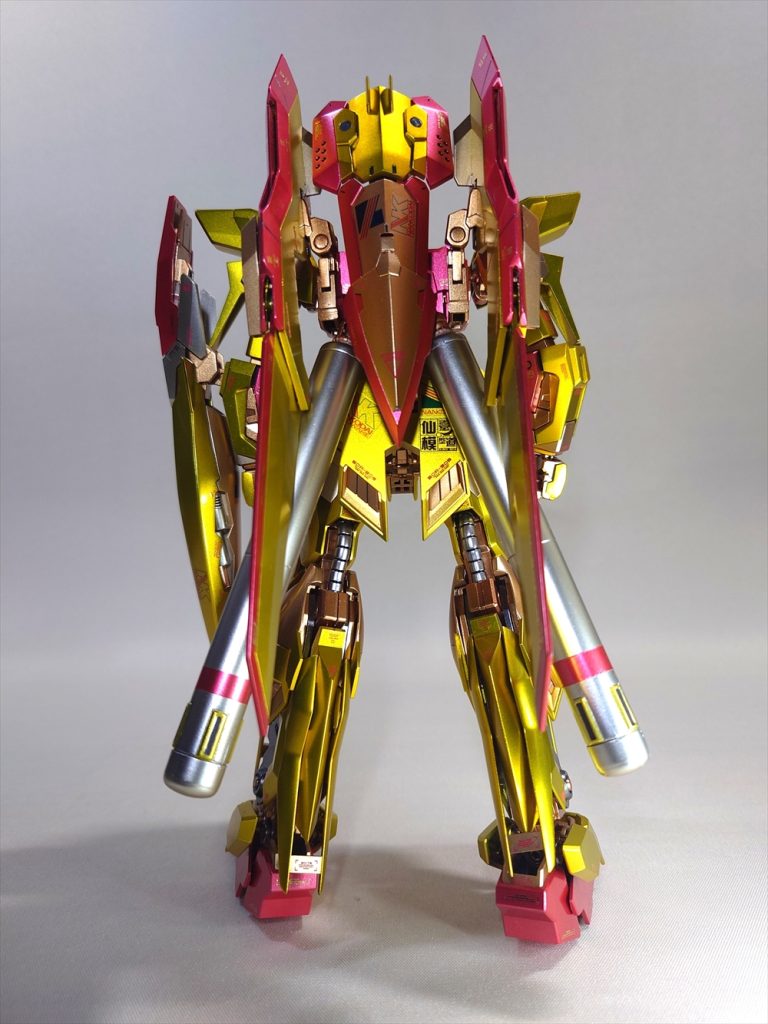 背中が寂しかったため追加武装を。伴ってプロペラントタンクも増設。