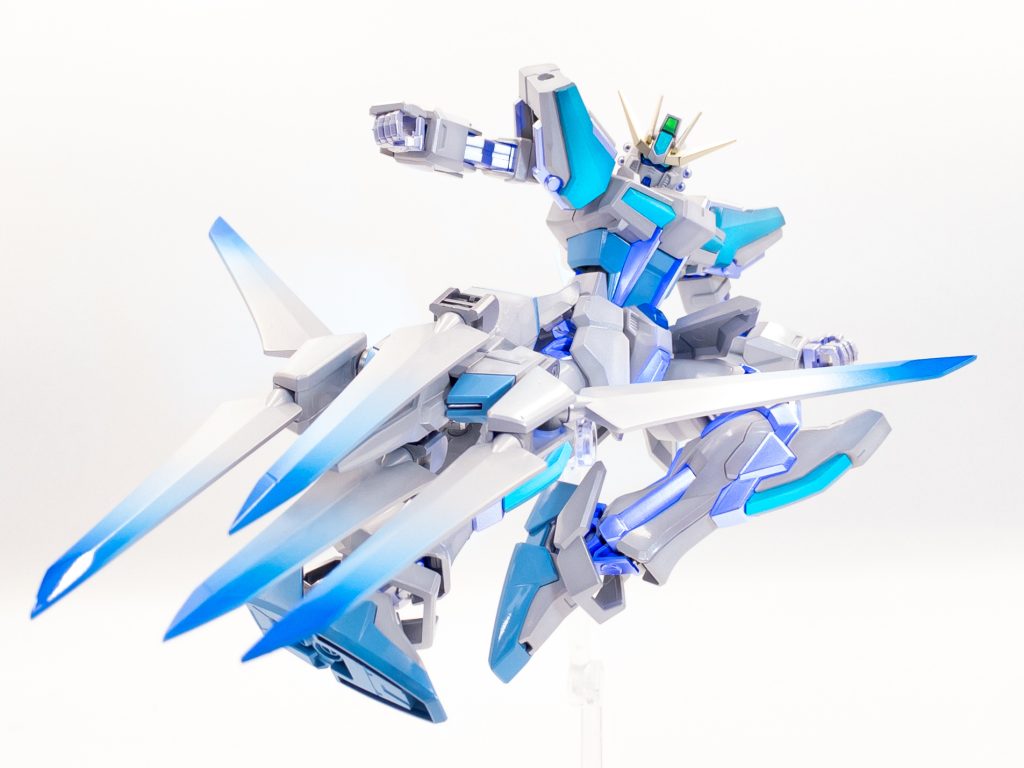 ブースターを脚部に装着して必殺キック