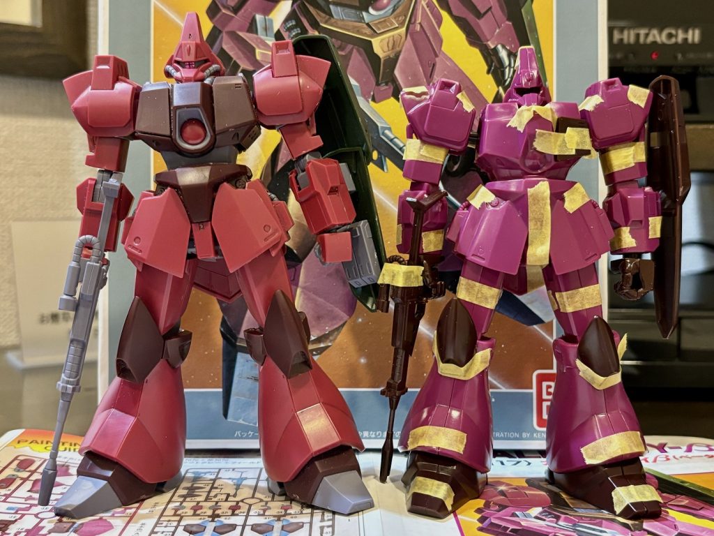 仮組み状態(この個体そのものは、並行して作成した「ガズL・グラウ」のほう)。HGUCガルバルディβと。一つの目標は、HGUCと並べられるフォルムにすることでした。。。。ちなみに出張先のホテルに持参して作りました(笑)