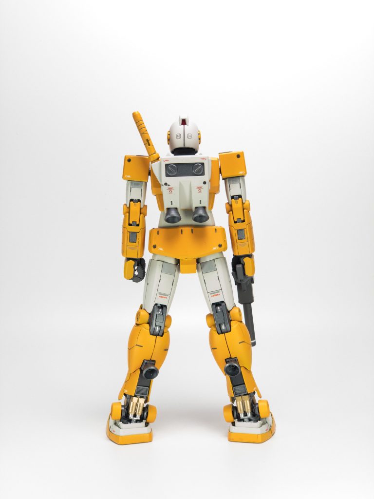 バックパック：バーニアを大型の物に変更、丸いモールドを市販のパーツに置き換え。腰部：アーマーを全体的に３ｍｍ短縮、プラ板で形状変更。