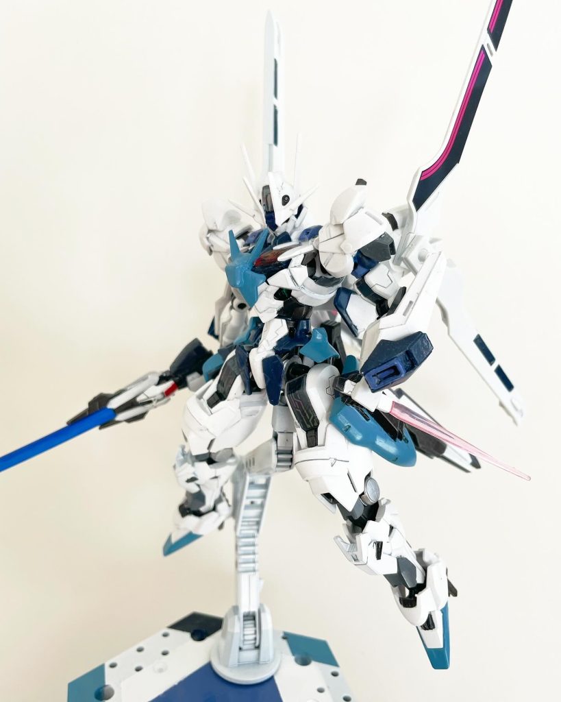 台座も本体色にあわせました。