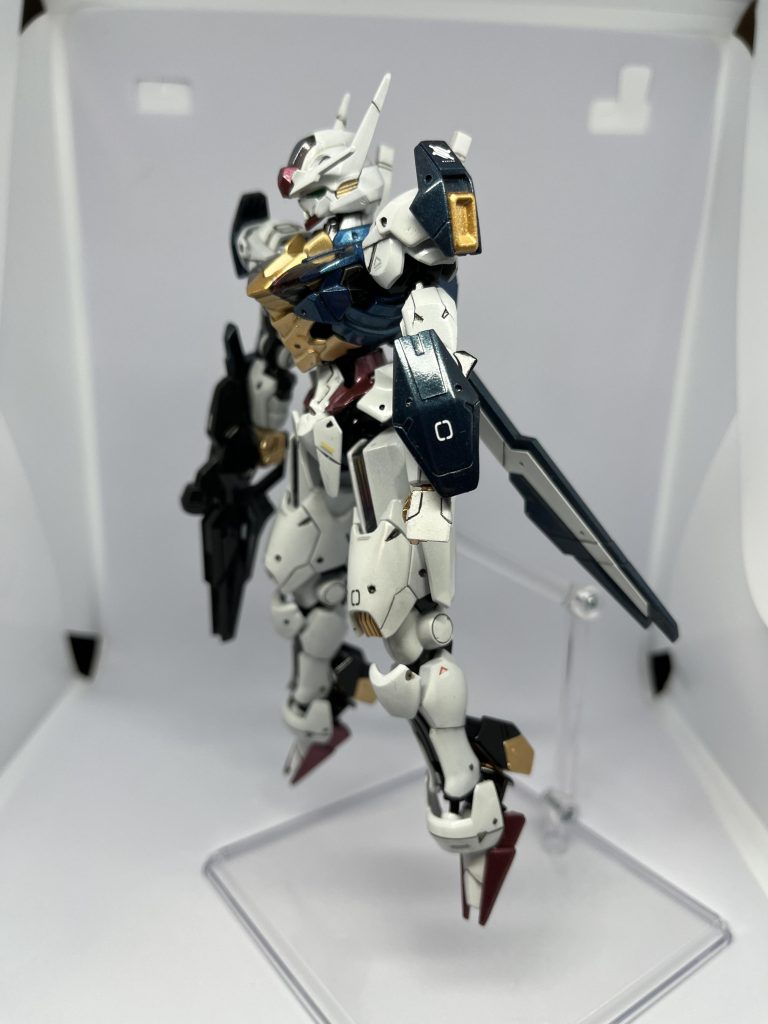 サイドからのショット最新のプラモデルの再現度に驚く