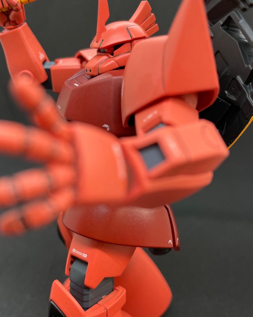 目の部分はシールから変更しましたが、写真ではアピール出来ず…