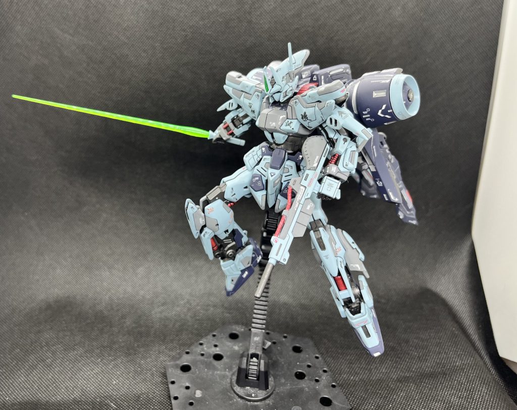 通常のビームライフルもスタビライザーに懸架して携行