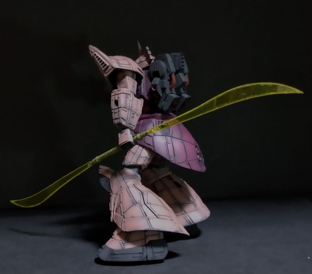 ビームナギナタの刃に使ったクリアーイエローのアクリルプレートが意外にカッコ良くて驚きました🤣