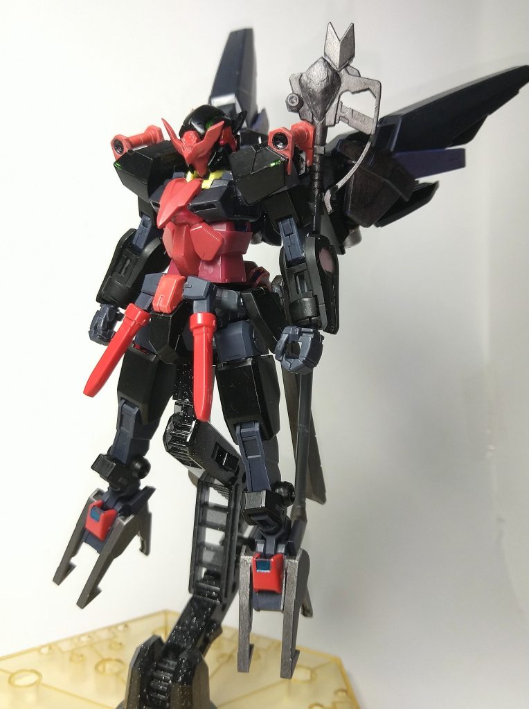 フロント。コアガンダムをベースにトゲトゲしたパーツを主にミキシング。胸部はコアガンダムにダークマターのパーツを埋め込んでます。ちゃんとドッキングもできる構造。