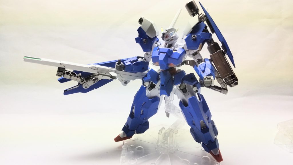 バリアブルロッドライフル腕のアーマーを付けたためにアームが干渉して持たせられなくなったので、アーム無しで持たせてます。