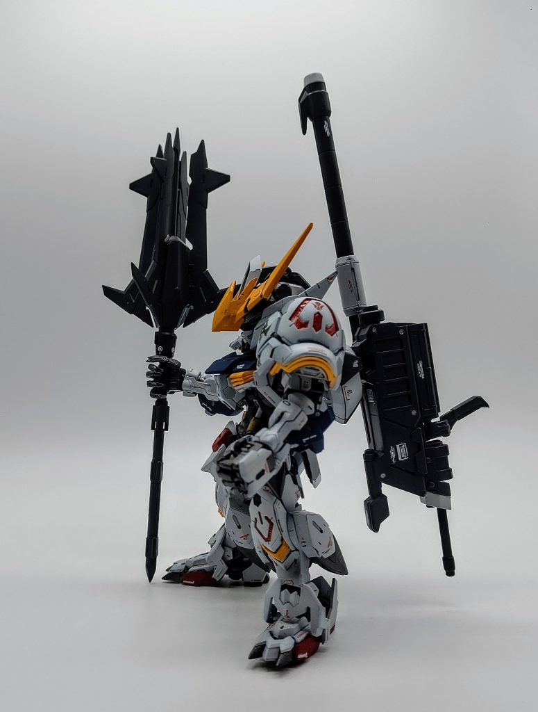 主力武器のメイスの大きさがほどよくていいですね。自立するときにも安定させることができます。