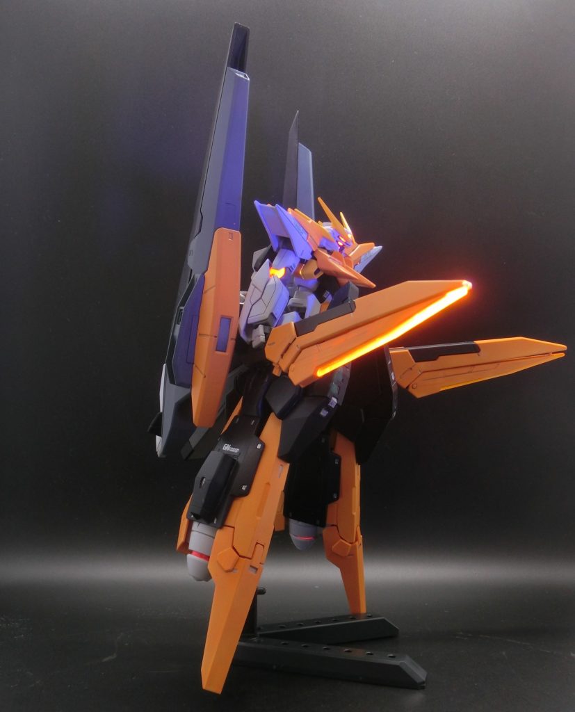 ブルーライトあてると結構光ります。