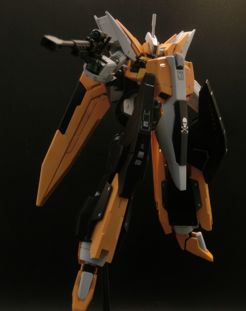 膝のミサイルポッドをつけるとこんな感じです。