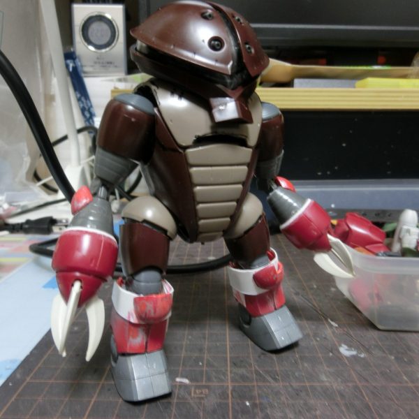 オリジンアッガイを製作中