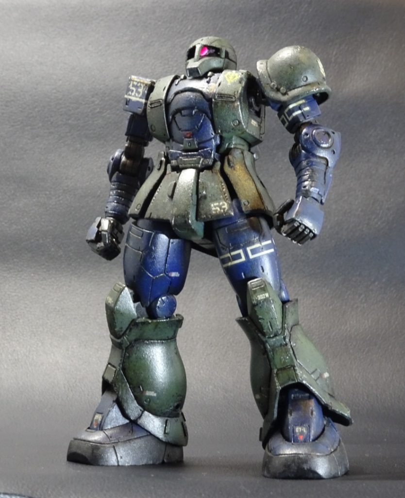 ダリルバルデ製作の合間に作り始めたけど、ほぼ同時ですが、完成はこちらが先になりました。ガデム機ということで、一年戦争より前からずっと使い続けているだろうと、汚し強めにしています。