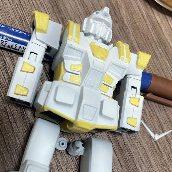 旧キットMSVフルアーマーガンダム1/144このマスキングでピンと来た方は流石です！ですが、ネタバレ禁止でお願いしますww