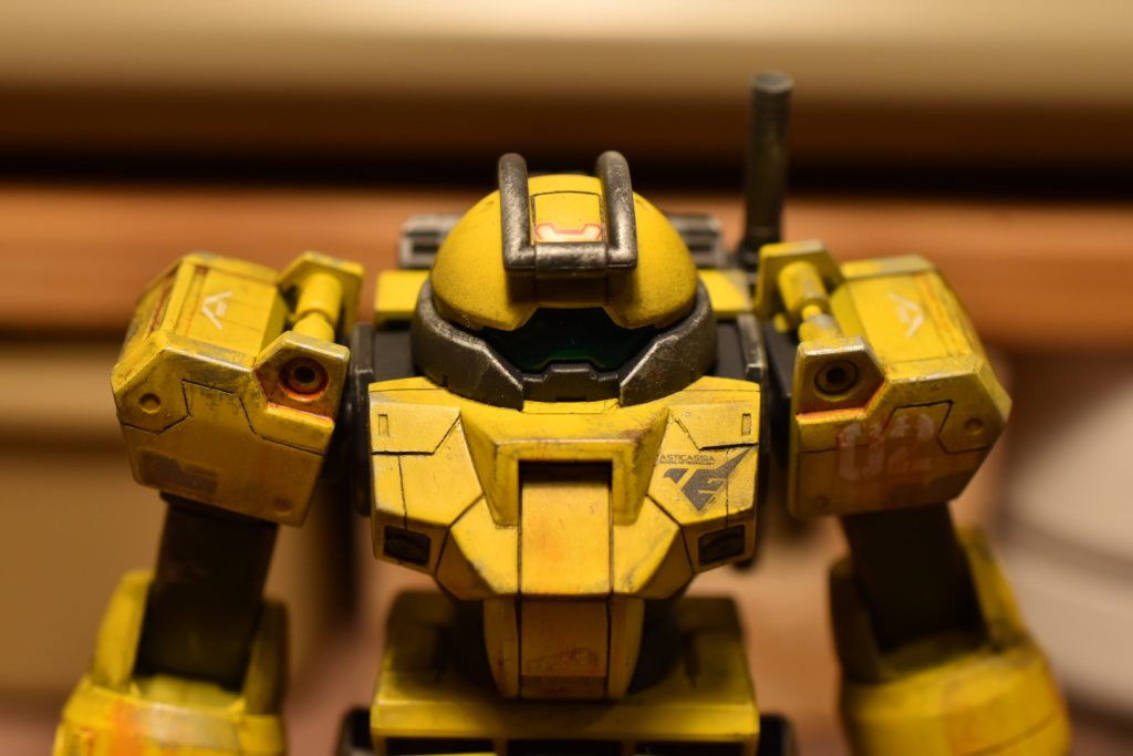 目の部分…暗ッ！！