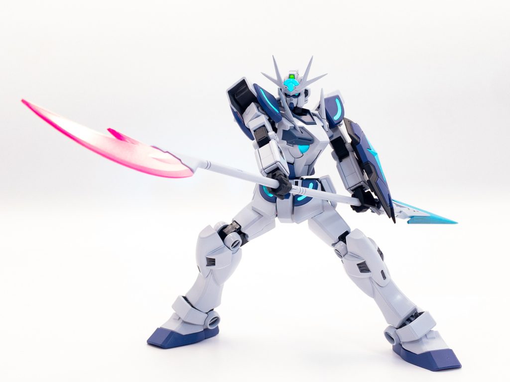 ラーナギナタは反対側にクリスタル素材の実体剣を追加。