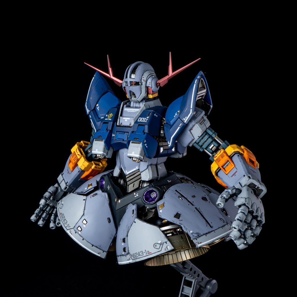 汚し（ウェザリング）はウォッシングとドライブラシ、チッピングデカールは公式水転写、指定箇所だけだと結構余ったのでうるさくならない程度に多めに貼り付けました