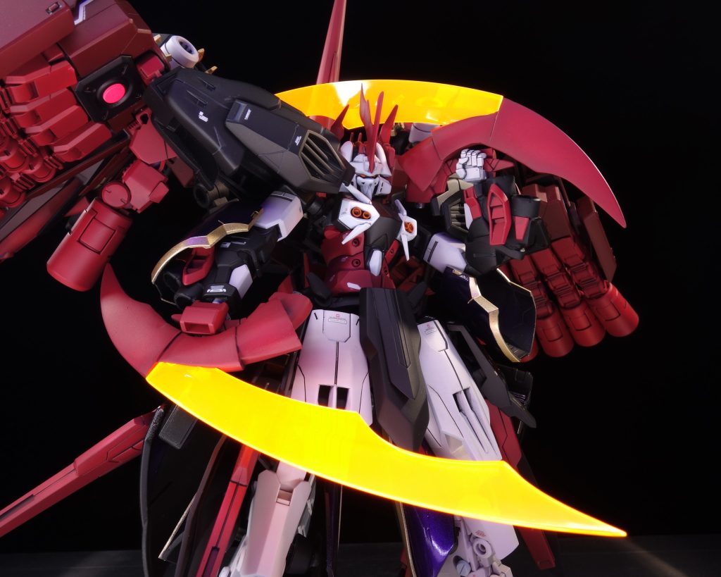 手持ち武器として、ビッグでヒートな刃もご用意しております。