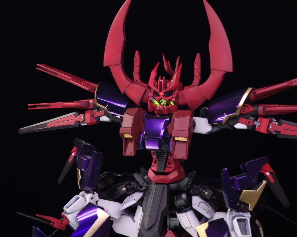 TVシリーズのラスボスですが、残念ながら全くキット化されていません。当然ベースとなるキットも存在しないため、遺憾ながら数多のミキシングやスクラッチで頑張らざるを得ませんでした。特に頭部はほぼスクラッチです。
