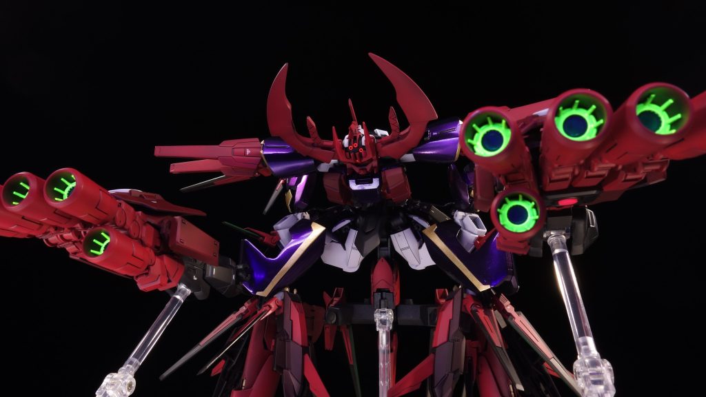 劇中で印象的だった「上の顔」も頑張って再現しています。