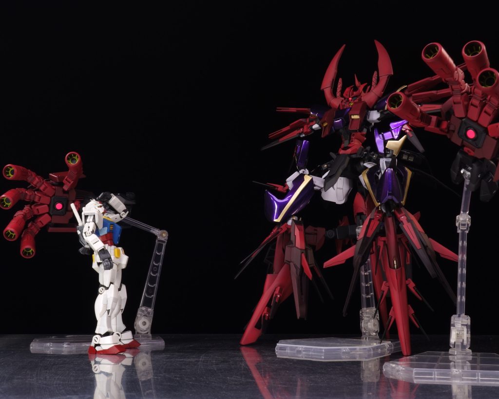 ハイドラ形態でも大きめのHGくらいのサイズはありましたが、ジェネラル形態になると更にデカいです。横にいるのはものさし代わりのRGガンダムです。