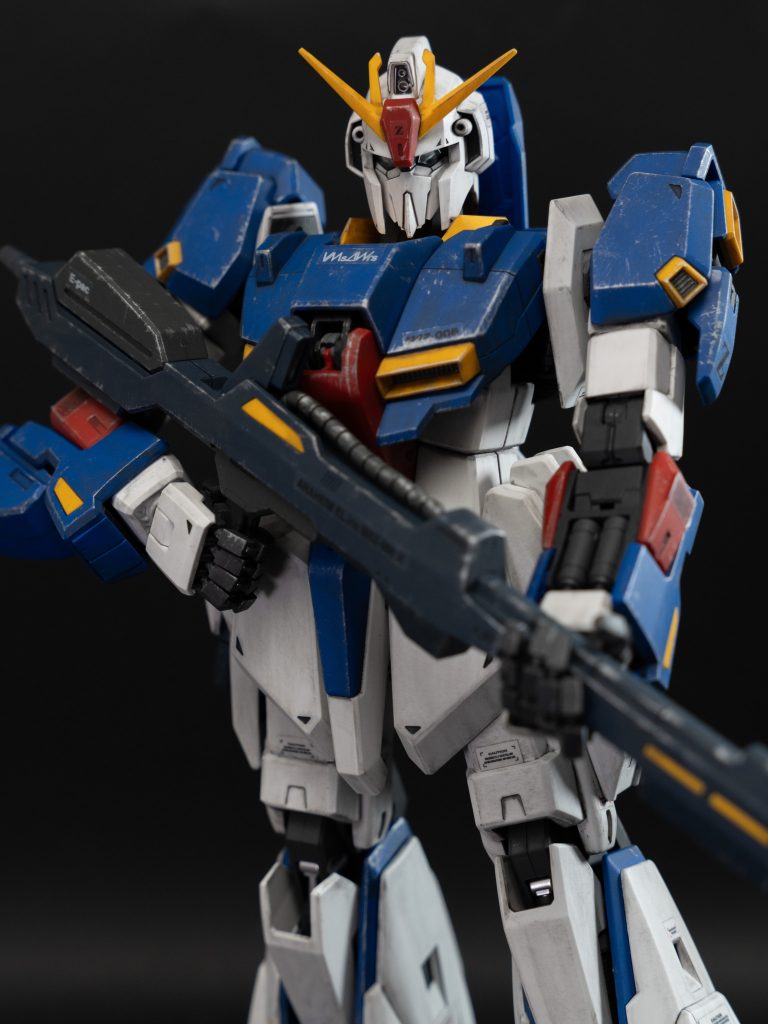 トラブルがいくつかあったものの、全体としては満足な仕上がりです。特に改造しなくても十分カッコいいのは流石PG汚れ塗装もいい感じにできたんじゃないかなと思います。