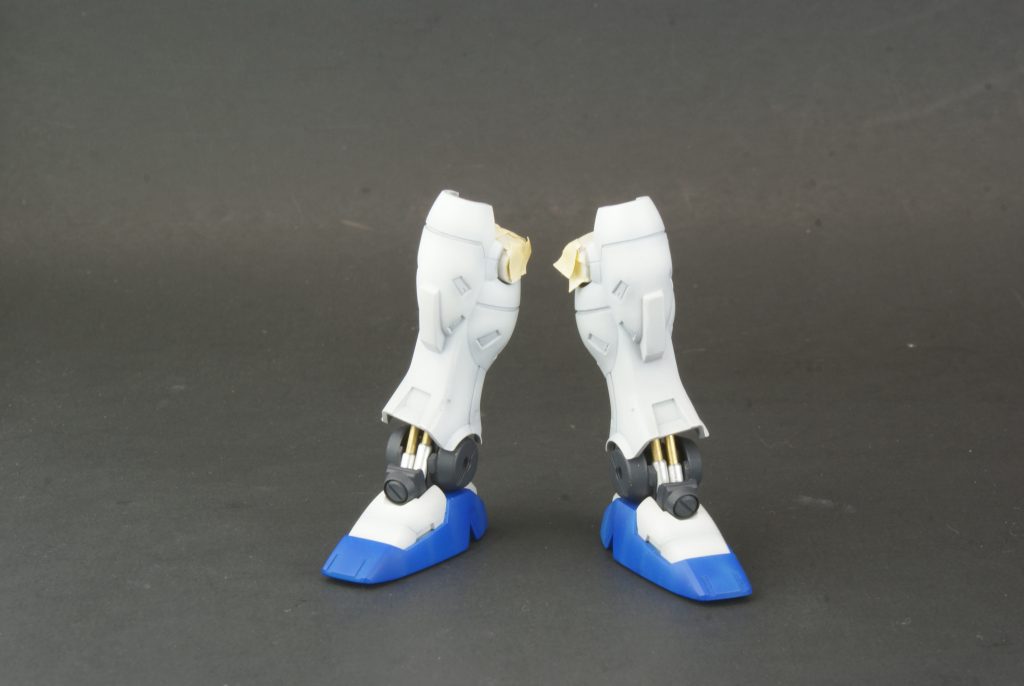 The hydraulics are brass and aluminum rods. I added some airbrush pre-shading to the blue and white.