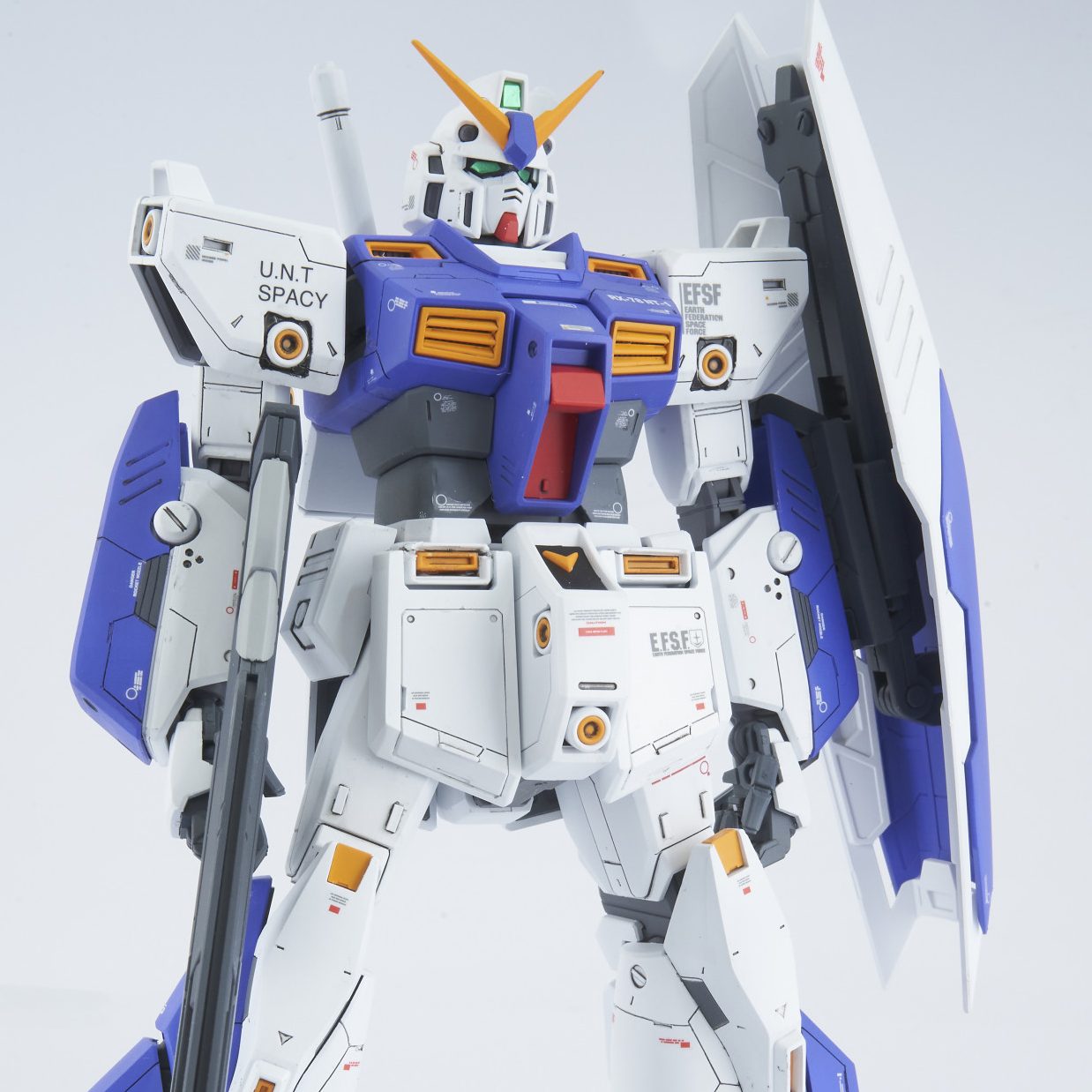 完成品 MGガンダムNT-1アレックスver2.0 改修塗装済み - プラモデル