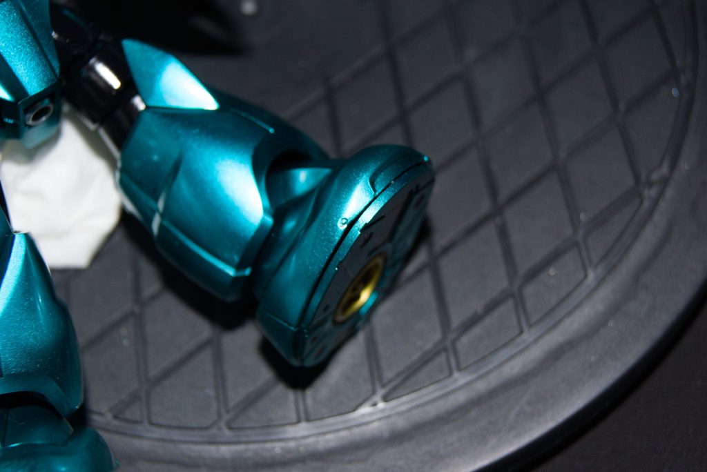 ◎のモールみたいなのがある部分が凹んでいて入りませんｗバンダイにしては珍しいエラーだと思って、そのままにしましたｗこれって、このロットだけなのか、発売当時からこんな状態なのかは気になりますね～