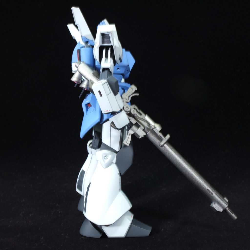 側面。ロングビームライフルもガーベラの物なので、これもデジタルモデリング。デザインがかなりめんどいです。砲身の下にビームジュッテ生成装置があるんですが、ジュッテ作る気力は無かったです