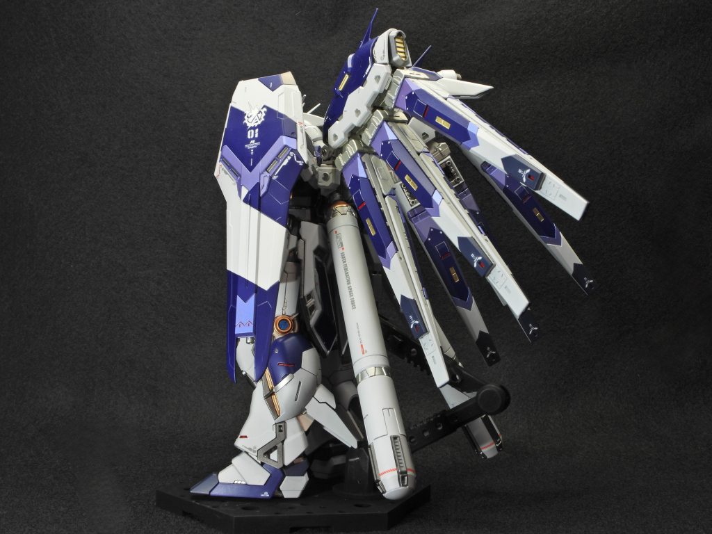 RG 1/144 Hi-νガンダム–3枚目/制作者：キヒロ