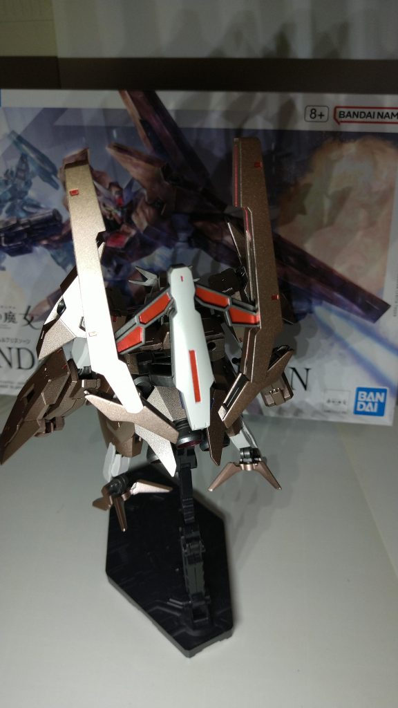 ガンダムルブリスソーン–5枚目/制作者：鈴木 英介