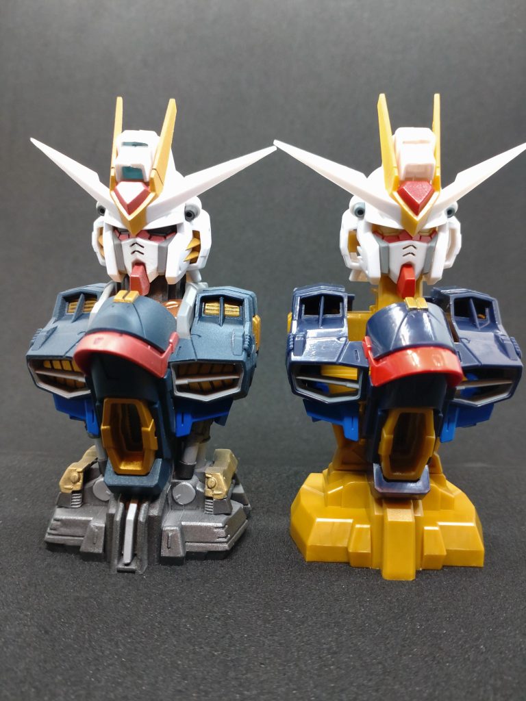 未塗装の外装と比較。未塗装でも出来はかなり良いですよね。