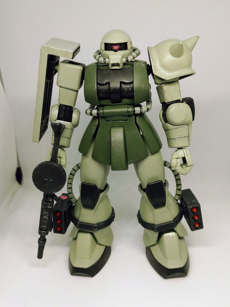 古いキットですがスタイルバランスはそれほど悪くないと感じましたのでほとんど変えず、肩の接続位置のみ0.5mm上に変更しました。色は全て自分で調色したものですが、かなりいい感じの色が出来ました。