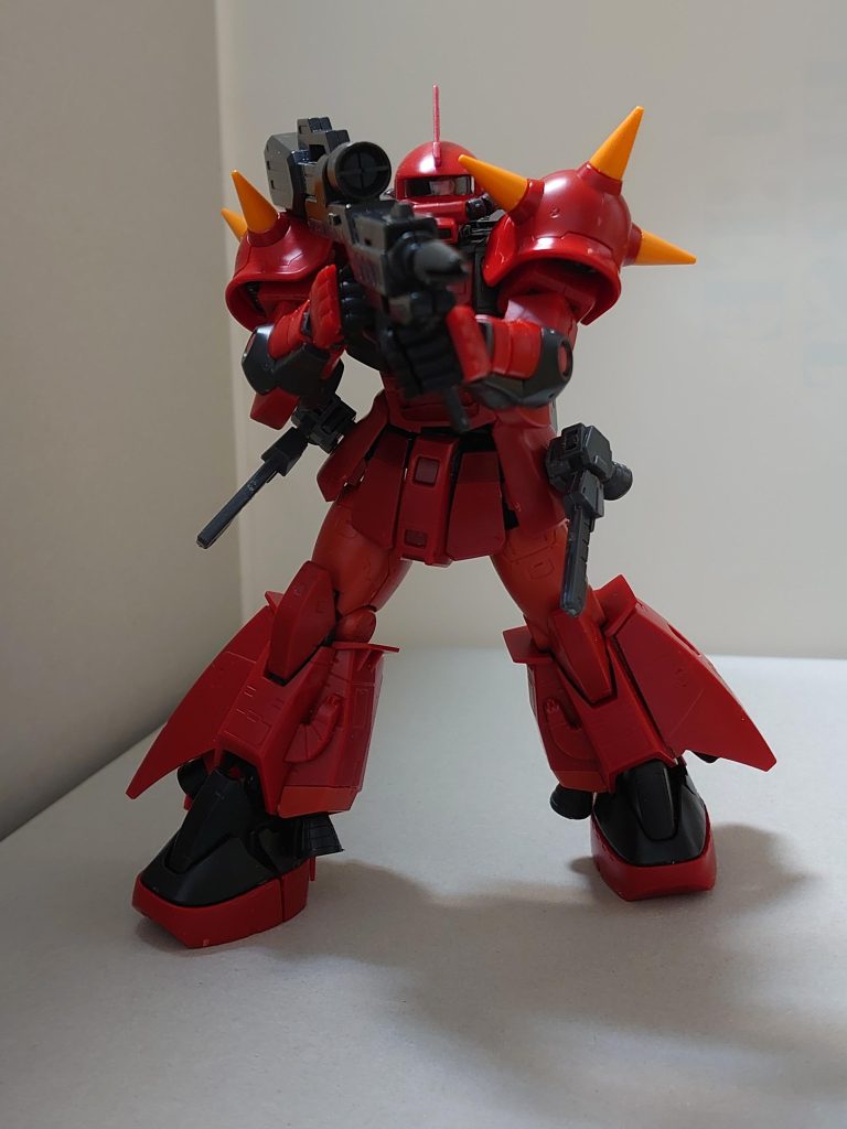 ビームライフルはHGプロヴィデンスから。動力パイプの接続部は、ハードポイントと解釈してあえて埋めていません。