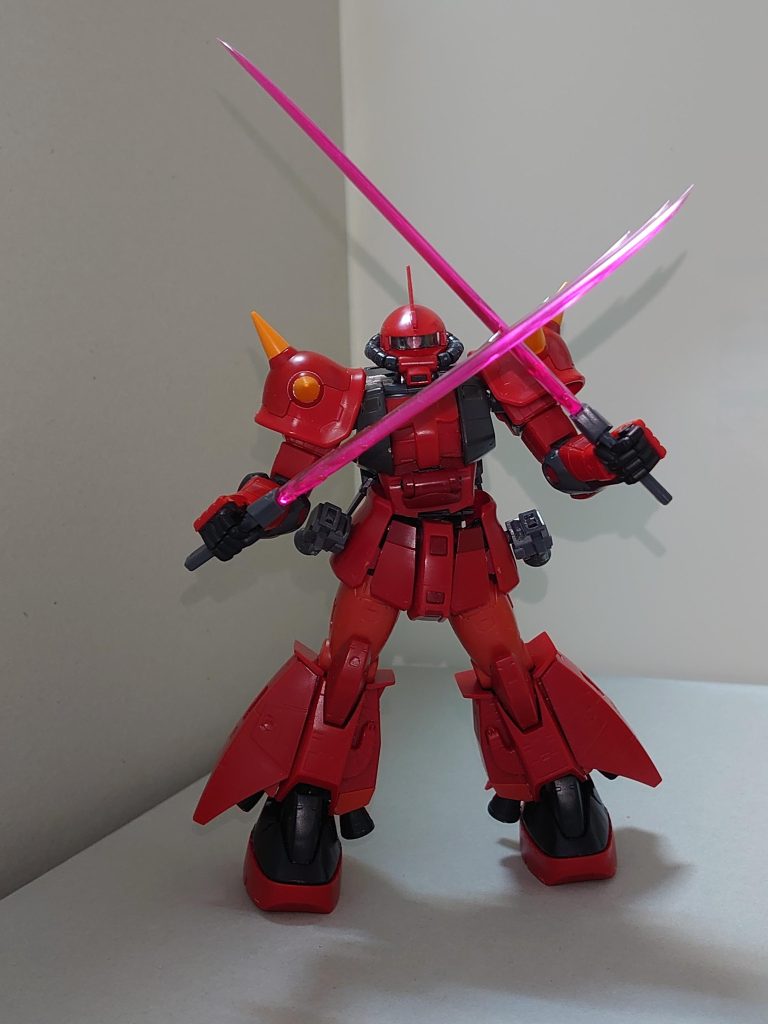 武装は大型ビームライフル、ビームサーベル×2、ジャイアント・バズ、他。ティターンズによるレストア時点では左肩にしかなかったスパイクアーマーは右肩にも装備され、より攻撃的な外見になった。ビームサーベルは二刀流が基本だが、作戦に応じて片側だけ使うこともある。