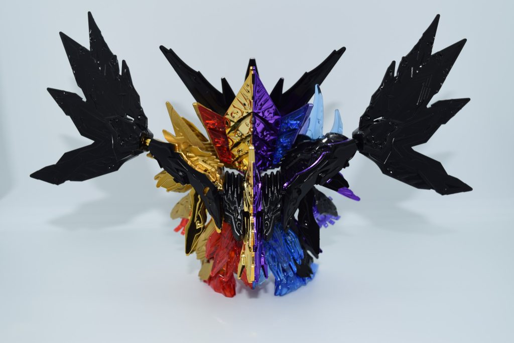 背面尻尾パーツが二本余ったのでハッタリが効くように羽の延長パーツとして使ってますこの位置だとなんかちょっと天狗っぽい?