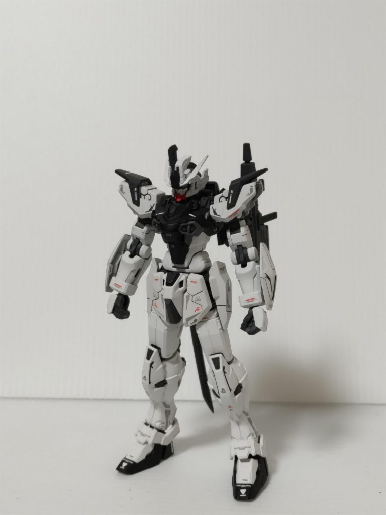 改修箇所　その2腰部のサイドアーマーをビルドストライクEGのものに変更。これは角張ったデザインが格好良いと思ったからです😆