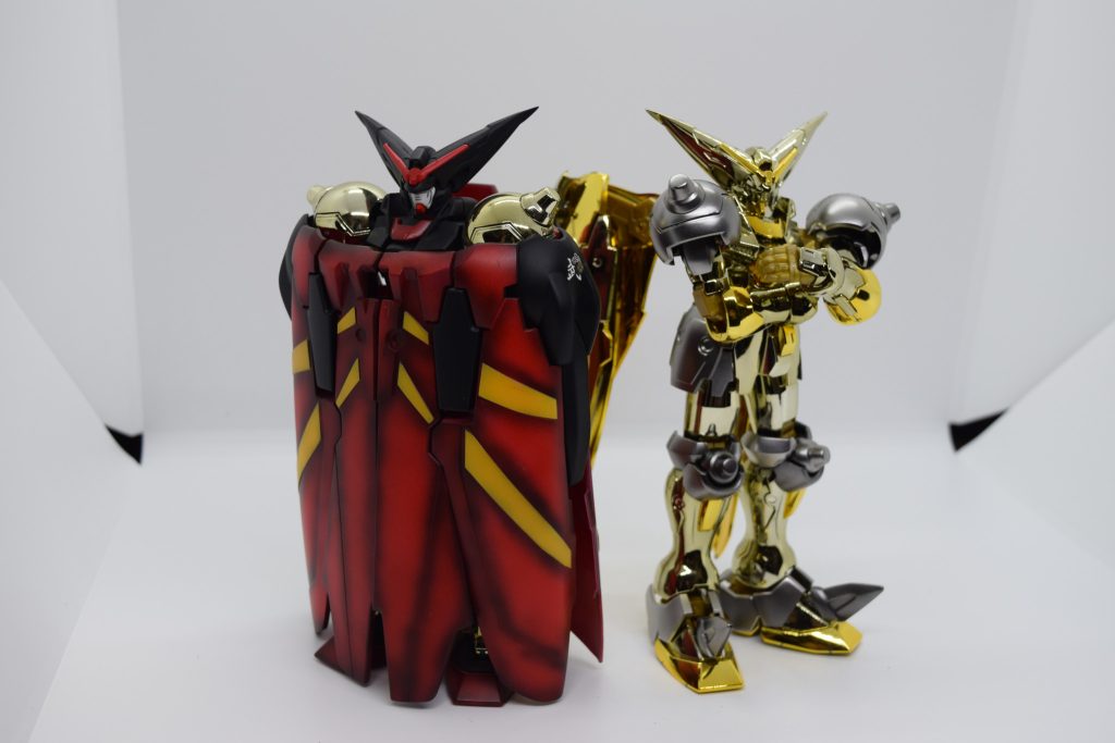 最後にメッキパーツがもったいなかったので不足パーツにメッキシルバーを吹いたマスターガンダムとこっちはブンドドできます見ていただきありがとうございました