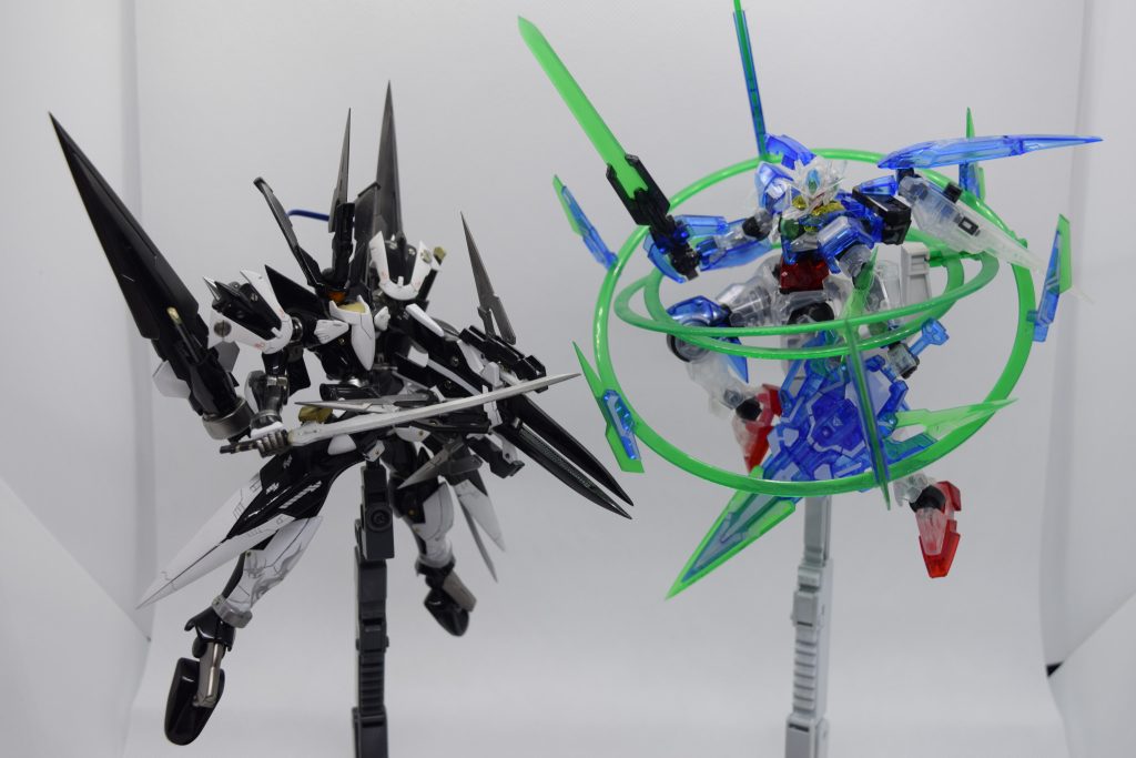 最後に劇場で購入したクリアカラー00クアンタとELSも武力で圧倒しそう