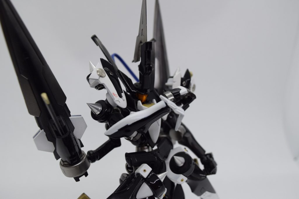 ブシドーの呪縛を断ち切ったグラハムはやっぱりフラッグフェイスだろ…と思い頭部のマスクは着脱可能としていますグラハムにはやはりフラッグが似合う