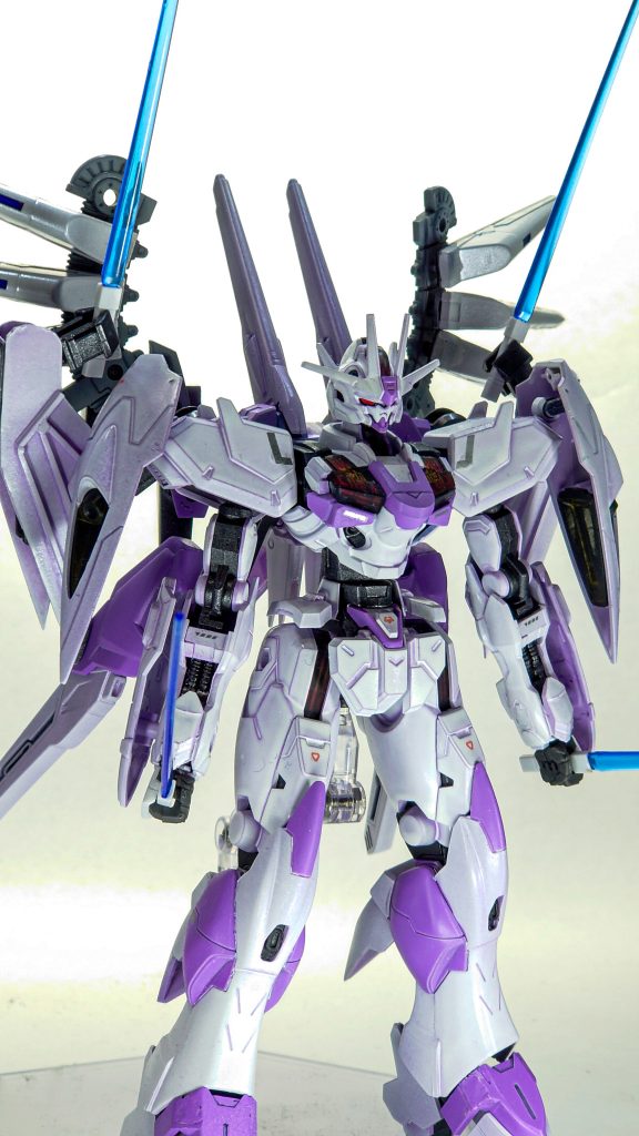 さらに隠し腕組み込んで、ビームサーベルを4本持てるようにしました。