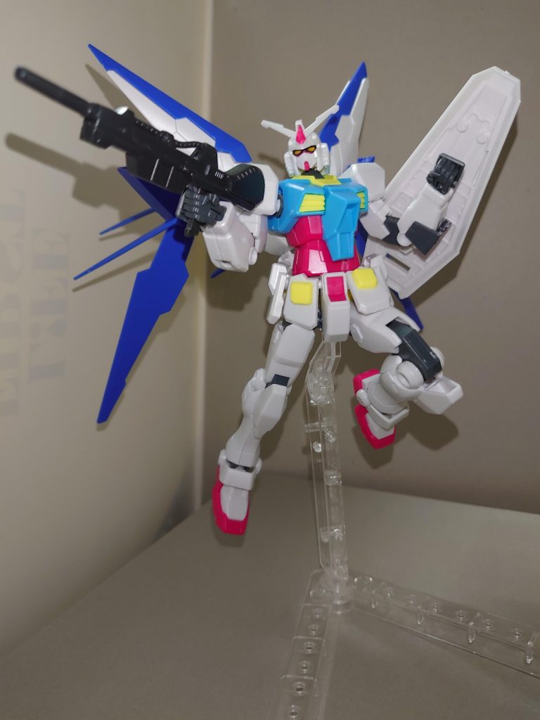 【機体設定】異世界「宇宙世紀」に潜入したソレスタルビーイングのシンパが、RX-78-2に似せて建造したMS。常時装備するトランザムブースターにより、大気圏内飛行能力を持っており、ジェネレーター出力も通常のRX-78-2の3倍になっている。もとより少数生産の予定であったこともあり、実戦投入数は数えるほど。その中には某赤い彗星の専用機に肖り、紅く塗られた機体もあったようだ···。