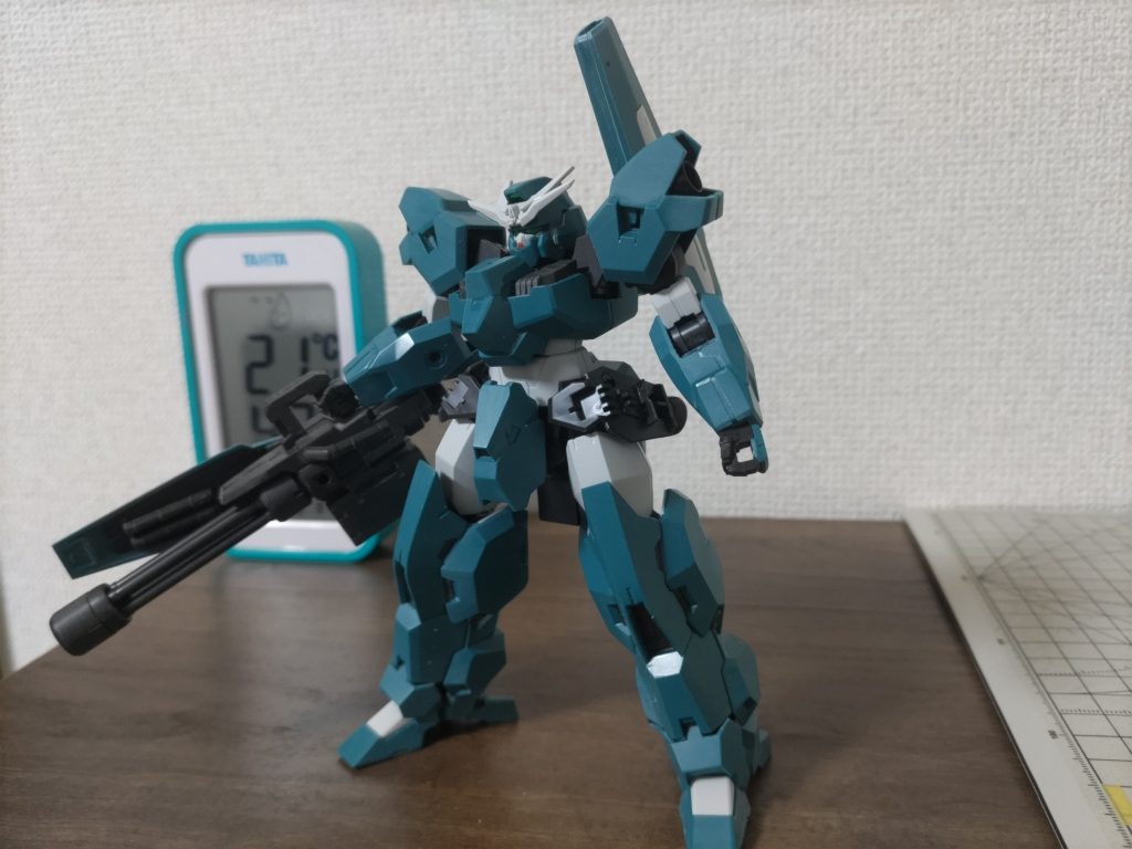 塗装前。今回は塗装しましたが、この色もかっこいいですね。