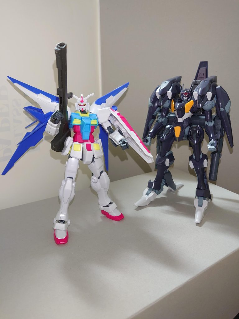 瑠唯「次の対戦相手も···また手強い人達です」香澄「ガンプラバトルで、キラキラドキドキがもっと伝わるといいな!」そんなわけで、スターダストガンダムをご紹介しました。 前回のPoppin'partyメンバー・山吹沙綾の作例は→https://gumpla.jp/hg/1668416