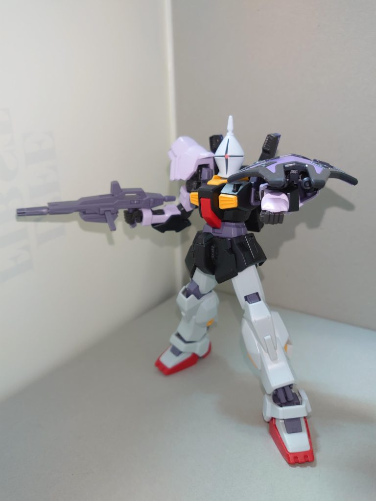 【機体設定】ティターンズに与したジオン共和国軍が、グリプス戦役初期、RX-178を土台としつつ、MS-15Aの要素を交えて制作した攻撃用量産型MS。RMS-106ハイザックと同じくジオン、連邦の技術が混在し、MS-15Aそのものの頭部に加え、腕部にMS-15Aの強い影響が及んでいる。このためか、正式名称もMS-15を引き継いだRMS-115Aである。