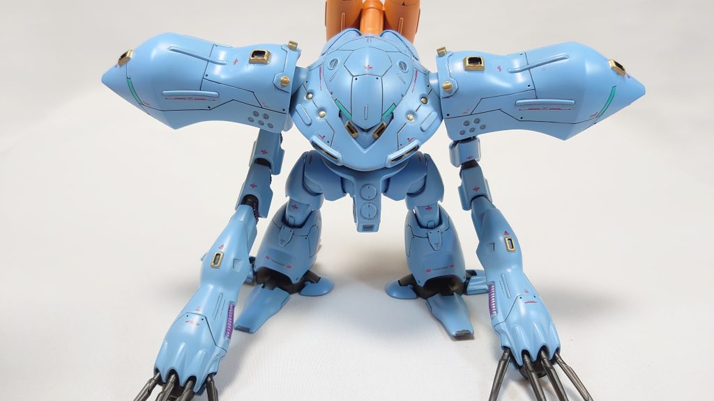 活躍の場は少なかったのですが、プロポーションから記憶に残るMSと思っております。